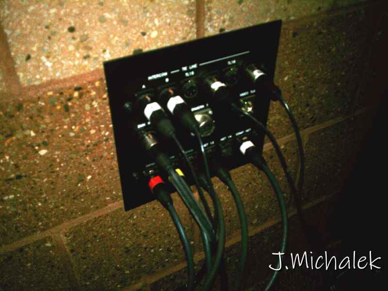 OakPointLight_WallConnections.jpg